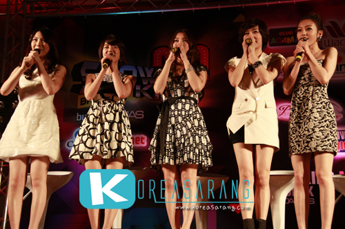KARA in Thailand 05-04-10:Jiyoung,Seungyeon,Gyuri,Nicole,Hara