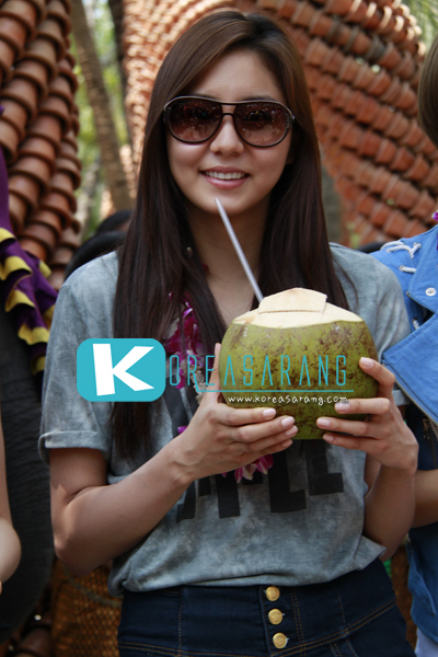 AFTER SCHOOL in Thailand 20-03-10:UEE