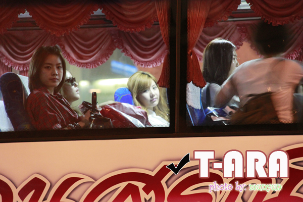T-ARA in Thailand 05-04-10:Soyeon,Kyuri,Jiyeon