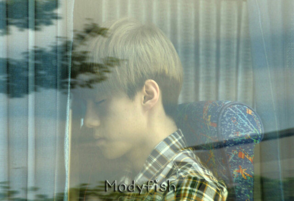 [Pic] 121201 Sehun @ HK Airport  [Modyfish]