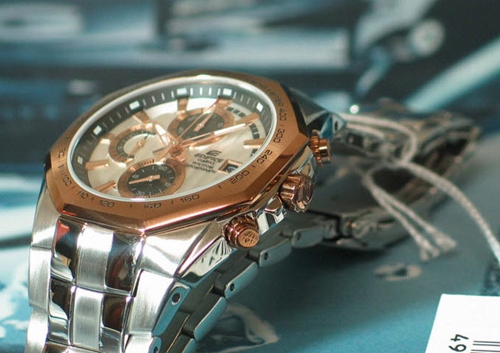 Casio Edifice Chronograph รุ่น EF-531D-7AVDF นาฬิกาข้อมือสำหรับผู้ชาย สาย Stainless แข็งแรงไม่เป็นสนิม ปกติ 6900 บาท ลดเหลือ 3700 บาท (www.ok-watch.com) 