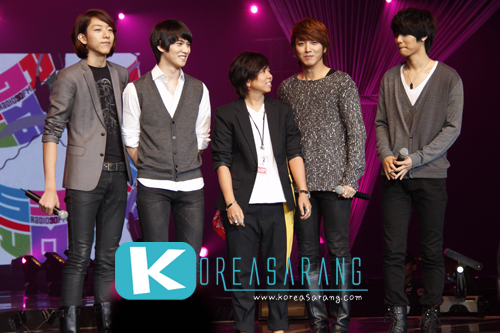 CNBLUE in Thailand 05-11-10