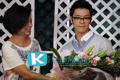 12 Plus Roll-on Press Conference 18-09-10:Donghae