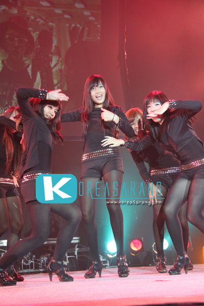 SHU-I in Thailand 18-07-10:Girls' Generation's Cover