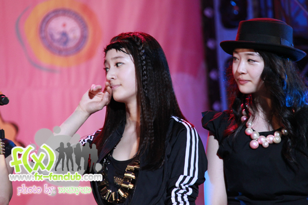 f(x) in Thailand 19-03-10:Krystal,Sulli