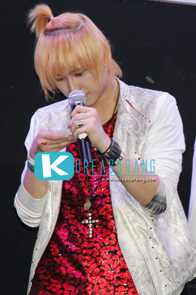 DNT in Thailand 19-12-09 : DNT Crazily Pretty with DAY fan live in Bangkok=>Joon Yong