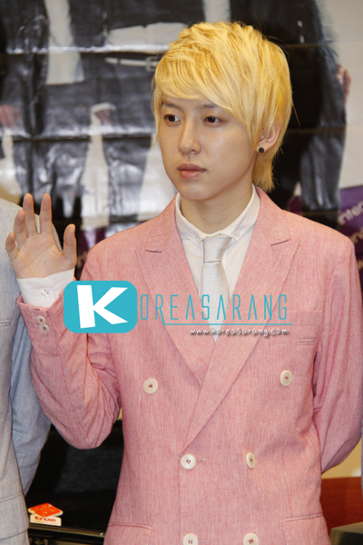 SHU-I in Thailand 16-07-10:Hyungjun