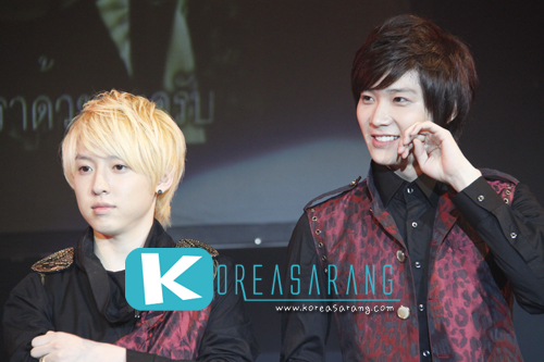 SHU-I in Thailand 18-07-10:Hyungjun,Changhyun