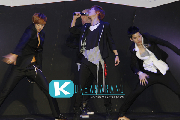 DNT in Thailand 19-12-09 : DNT Crazily Pretty with DAY fan live in Bangkok=>DNT