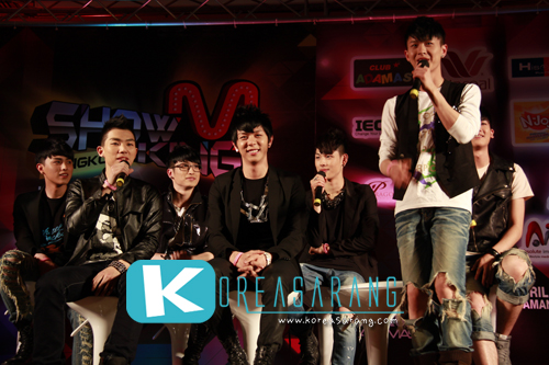 ZE:A in Thailand 05-04-10:Kevin,Junyoung,Minwoo,Heechul,Taehun,Siwan,Hyungshik