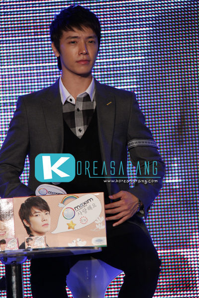 Maxim Contact Lens Surprise Celebration (Press Conference) 11-10-10:DongHae