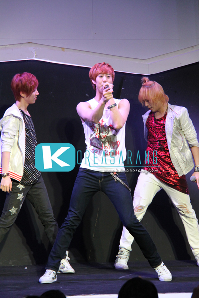 DNT in Thailand 19-12-09 : DNT Crazily Pretty with DAY fan live in Bangkok=>Tae Ku+Dong Wook+Joon Yong