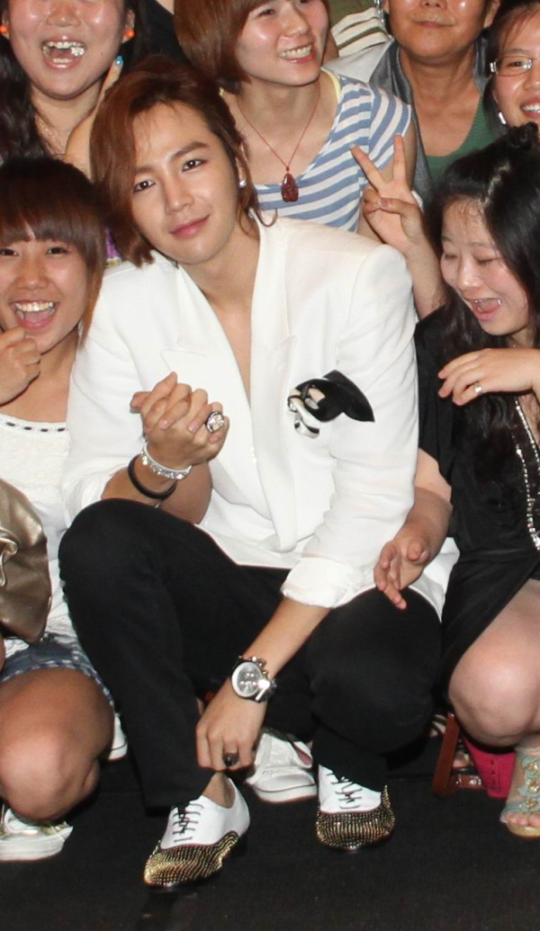 จับมือกันแบบนี้เลย คนอื่นก็อิจฉาแย่ดิ