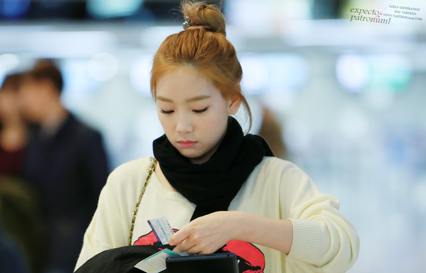  [CAP] 2.03.13 TaeYeon, Tiffany, & SeoHyun @ Aeropuerto Gimpo  0302-5