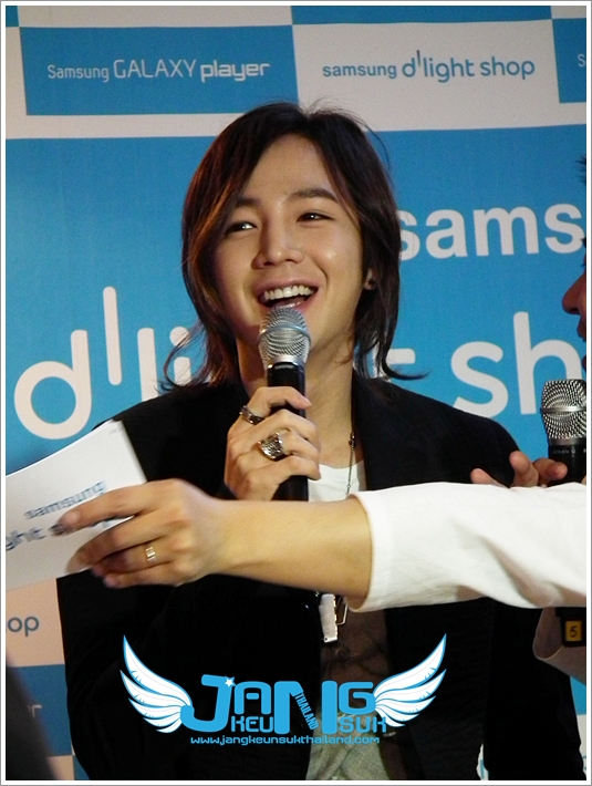 jks@samsung d'light shop#2 by jangkeunsukthailand more pic >> http://bit.ly/e0HJvX 
