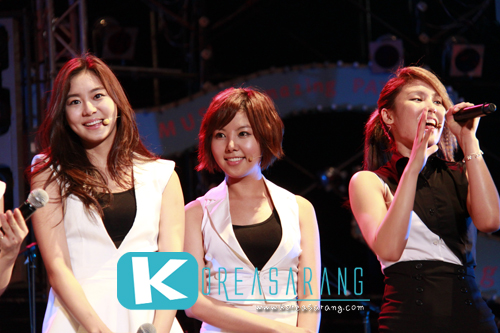 AFTER SCHOOL in Thailand 19-03-10:UEE,Raina,Bekah