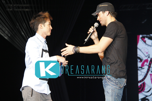 Enrique in Thailand 05-11-10