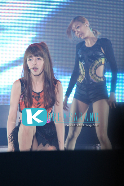 Miss A in Thailand 26-10-10:Suzy,Fei