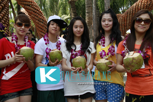 f(x) in Thailand 20-03-10:Victoria,Amber,Krystal,Sulli,Luna