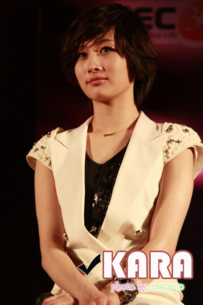 KARA in Thailand 05-04-10:Nicole