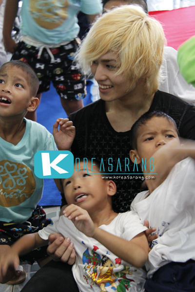 F.cuz in Thailand 12-09-10 (At Bannmahamek):Kan