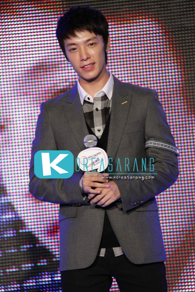 Maxim Contact Lens Surprise Celebration (Press Conference) 11-10-10:DongHae