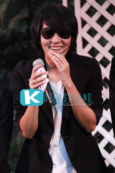 12 Plus Roll-on Press Conference 18-09-10