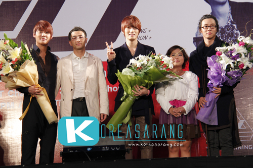 JYJ Showcase Tour in BKK (Press Conference) 14-10-10
