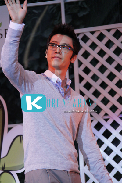 12 Plus Roll-on Press Conference 18-09-10:Donghae