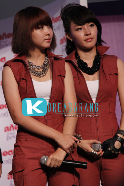 4Minute in Thailand 23-09-10:So Hyun,Ji Yoon