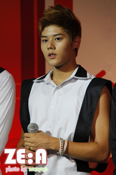 ZE:A in Thailand 29-07-10:Dongjoon