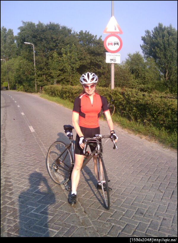 cobbles and @rach_e get to know each other. #tdf next year