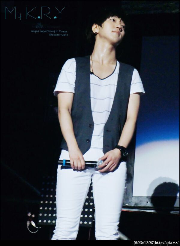 110507 Yesung SSlll in Vietnam cr:mykry.com