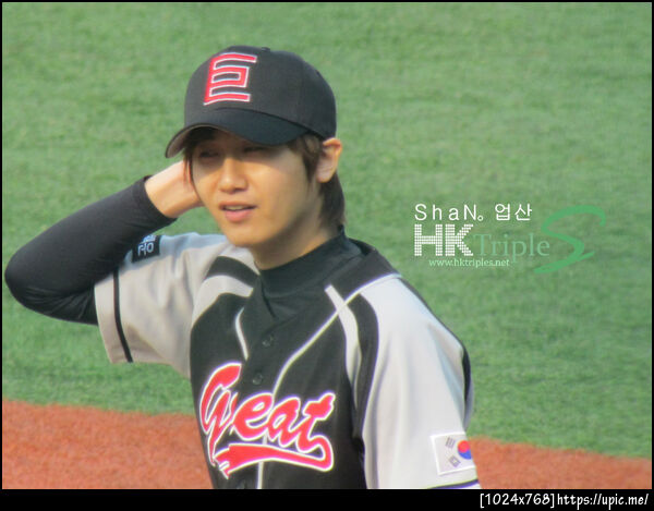 110224 Young Saeng at M4's MV Shooting with Baseball Team