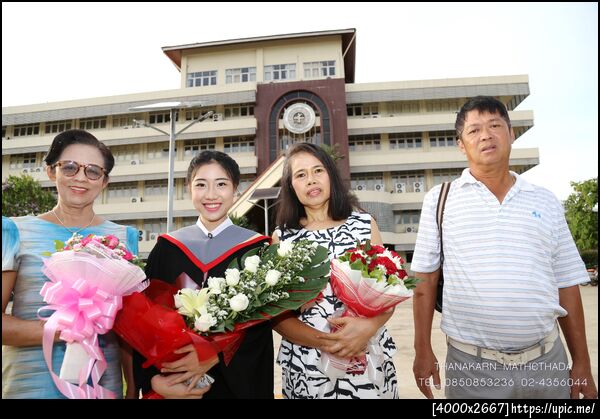 รับถ่ายภาพ รับปริญญา มศว นครนายก 085-0853236