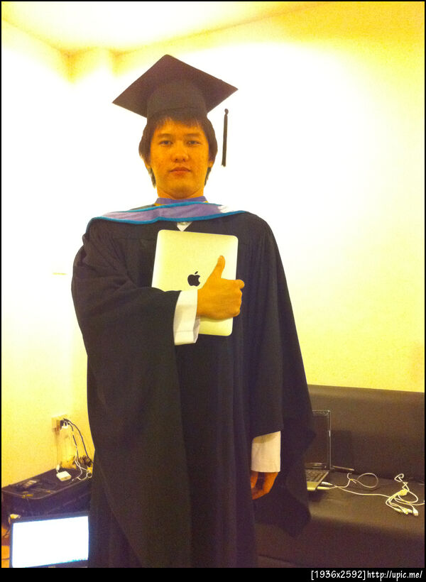 Book of Job. แอปเปิ้ลดุษฎีบัณฑิต