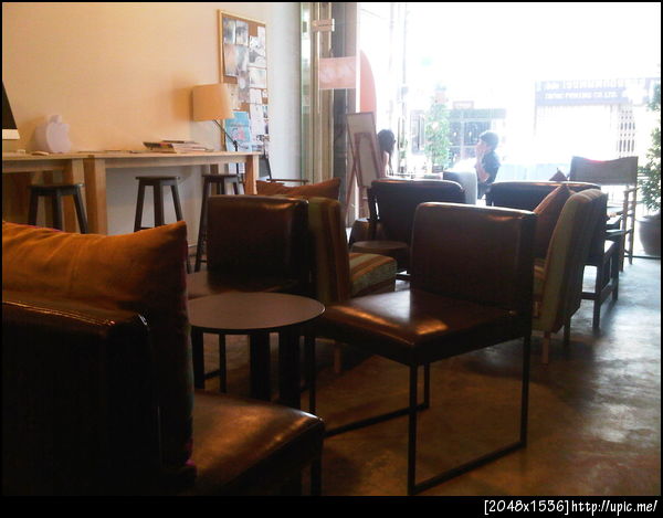Mac-Chiato House & Cake Box3