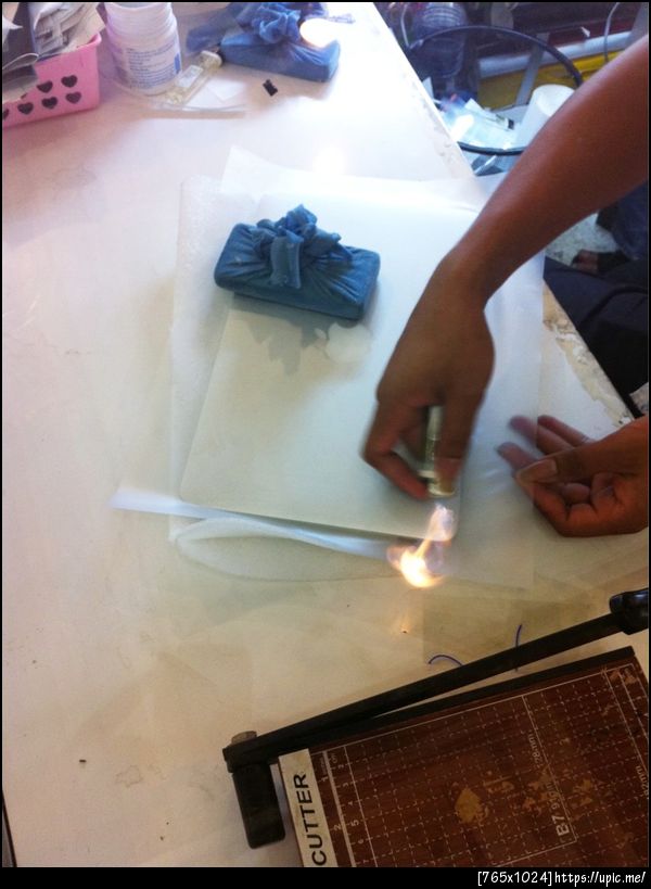 เอาน้อง macbookair มาเคลือบลนไฟ ไฟลุกวูบวาบมากมาย