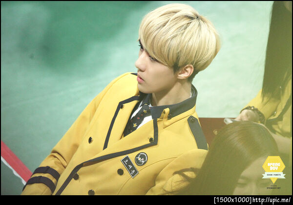 [Pic] 121231 Sehun -  SOPA Graduayion [SPRING BOY] 17P