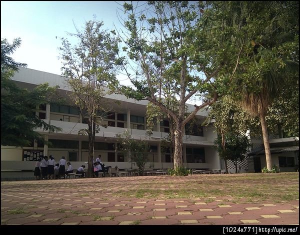 ลานโพธิ์ (แต่ถ่ายไม่ติดต้นโพธิ์) #backtoschool