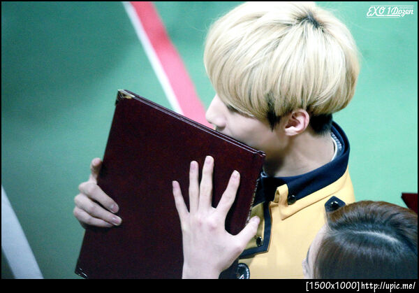 [Pic] 130207 Sehun - SOPA Graduation [EXO1DOZEN] 4P