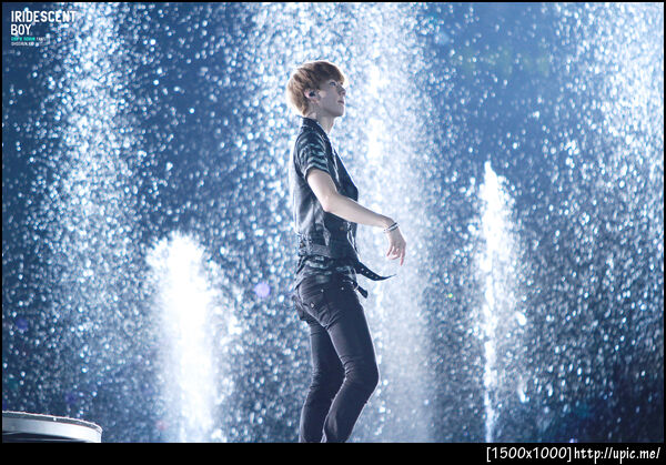 [Pic] 120818 Sehun @ SMT CONCERT in SEOUL [IRIDESCENT BOY] 6P