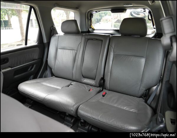 CRV09_BackSeat