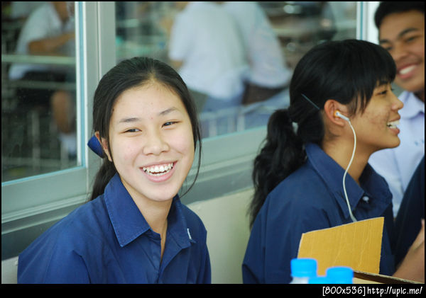 ชอบปรับ Speed Shutter ต่ำกว่าปกติเล็กน้อยจะได้ไม่มืด ทำให้รูปที่ถ่ายออกมาขาวเวอร์