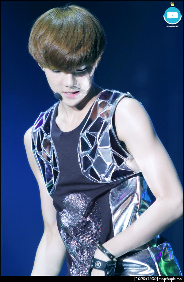 [Pic] 120714 Sehun @ NH Nonghyup card fills concert  [SPRING BOY] 5P