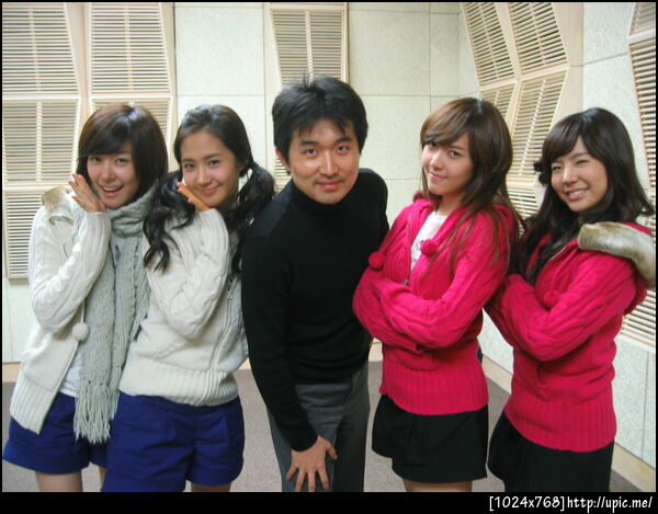 กดไลค์แรงๆให้รูปนี้เลย ที่รักขาาาาาาาาน่ารัก 55555555 สิก้าหน้าเมะ ยูริหน้าเคะ >///<