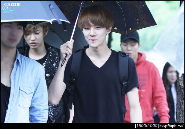 [Pic] 120706 Sehun on the way go to Fighting Korea KBS Open Concert [IRIDESCENT BOY] 8P