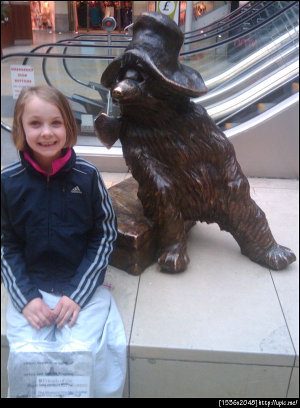 MiniG and a famous bear