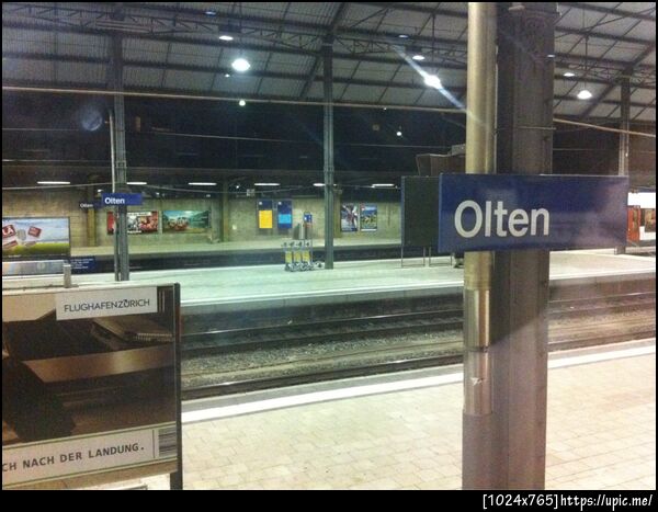 มาถึง Olten แล้ว รอต่อรถไฟไป Bern