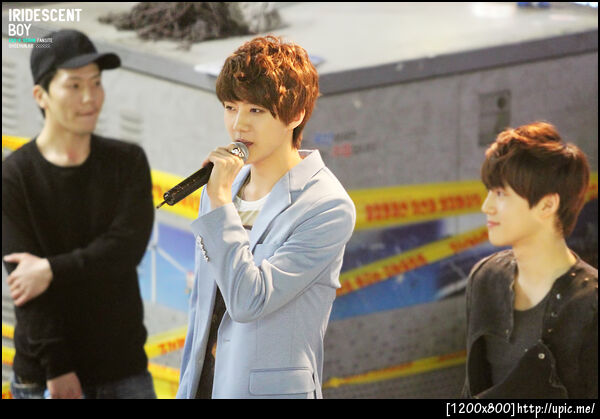 [Pic] 120509 Sehun @ Daejeon Fansign [IRIDESCENT BOY] 4P